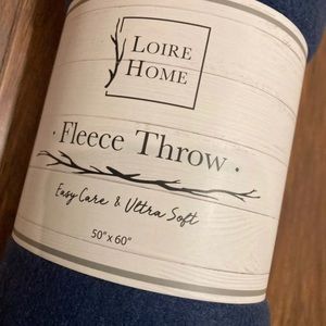 NWT Loire Home Cozy & Ultra Soft Fleece Blanket